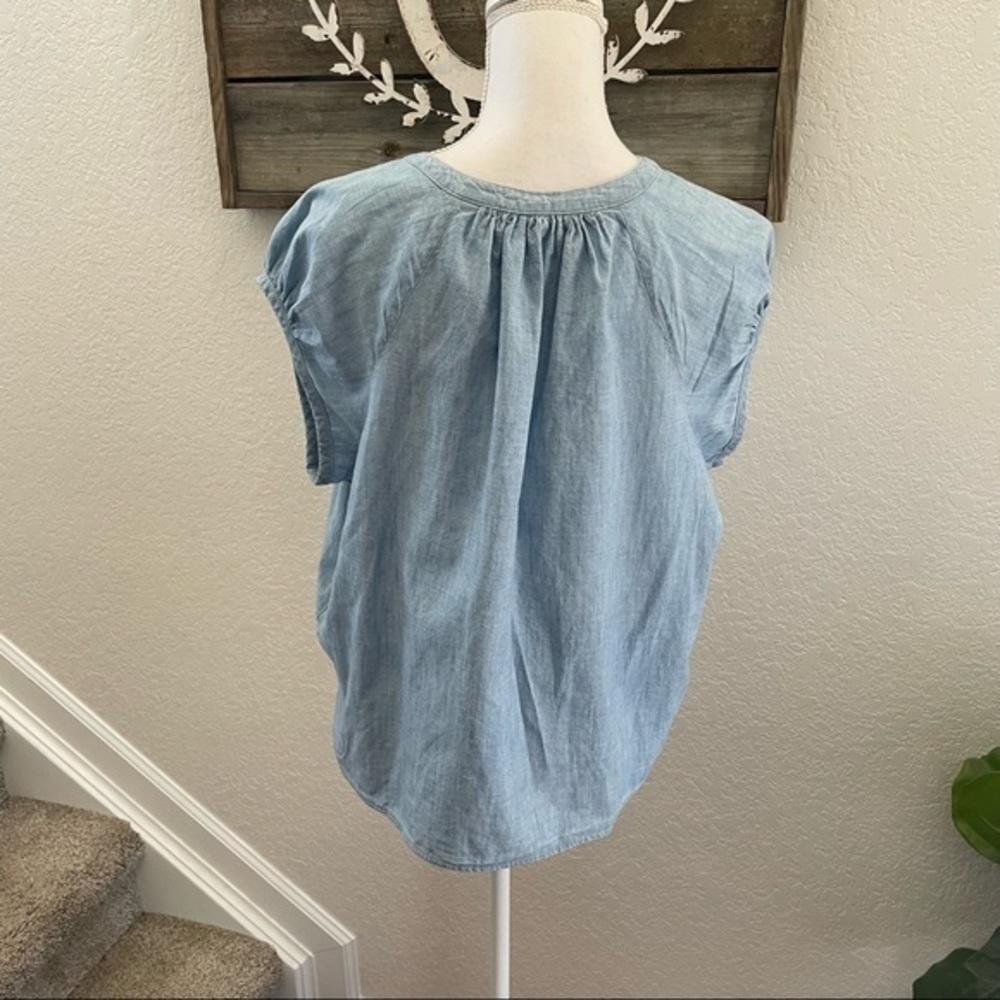 Levi’s Chambray Denim Blue Button Down Top Size L… - image 3